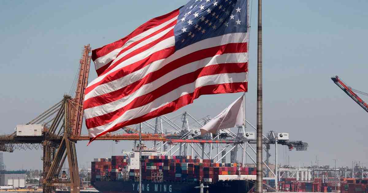 El déficit comercial en EE.UU. llega a un máximo histórico por el temor a los aranceles y Trump recibe otra mala noticia