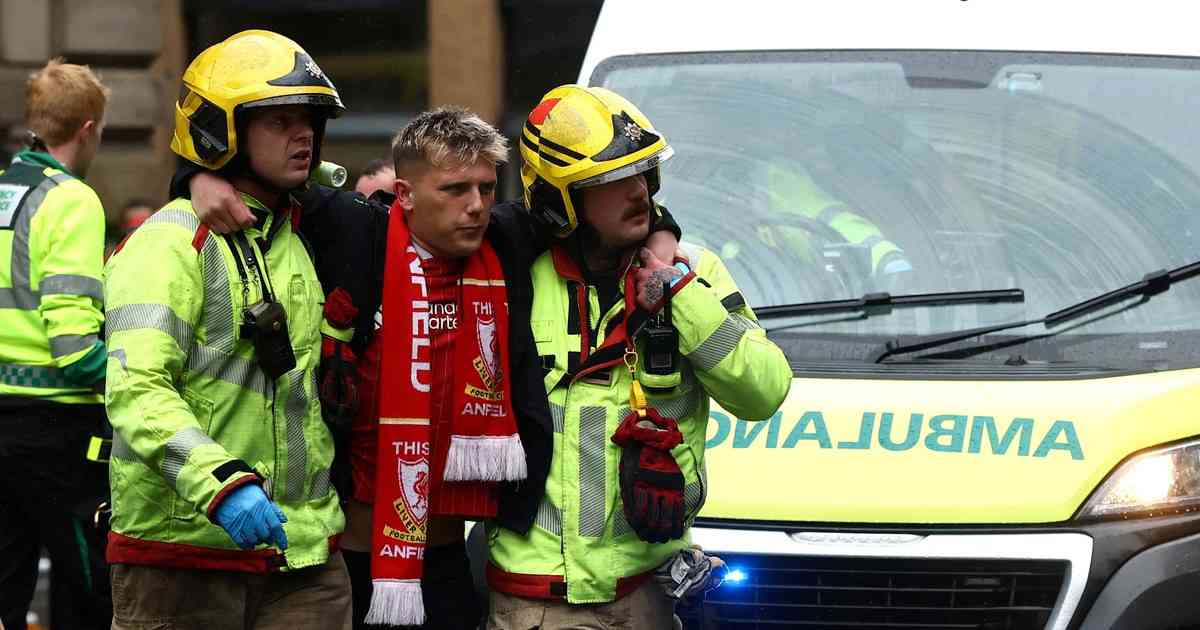 Un hombre atropelló con un auto a varios hinchas del Liverpool durante los festejos tras obtener la Premier League