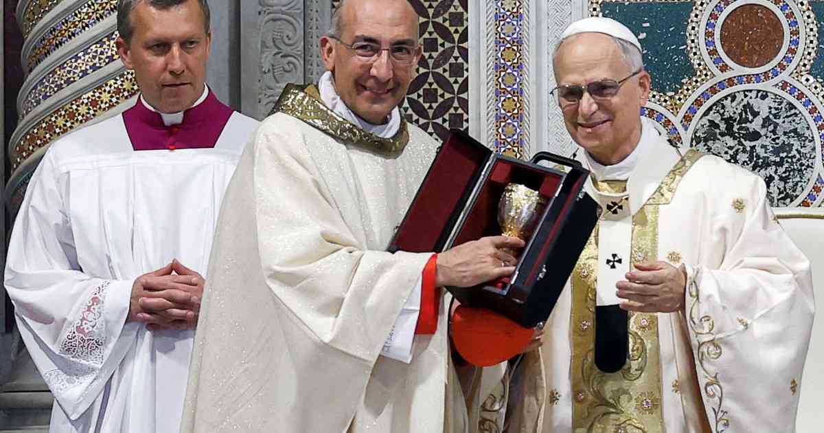 El papa León XIV tomó posesión de su cátedra de obispo de Roma en la basílica de San Juan de Letrán