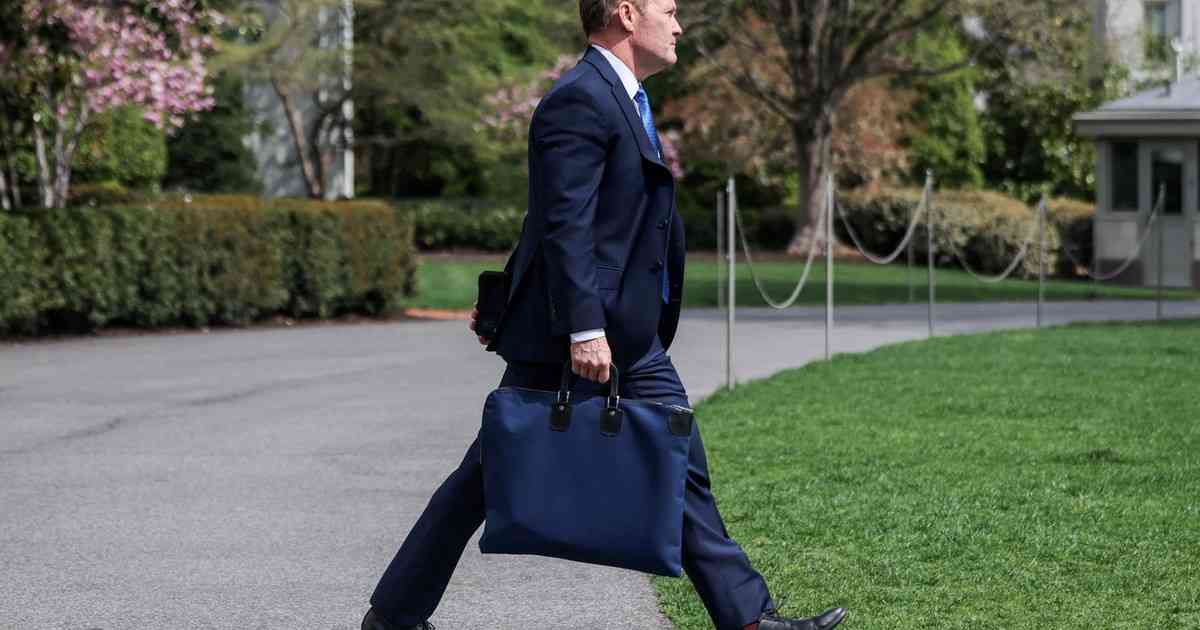 Estados Unidos: afirman que Mike Waltz, el asesor de seguridad nacional de Trump, deja el cargo