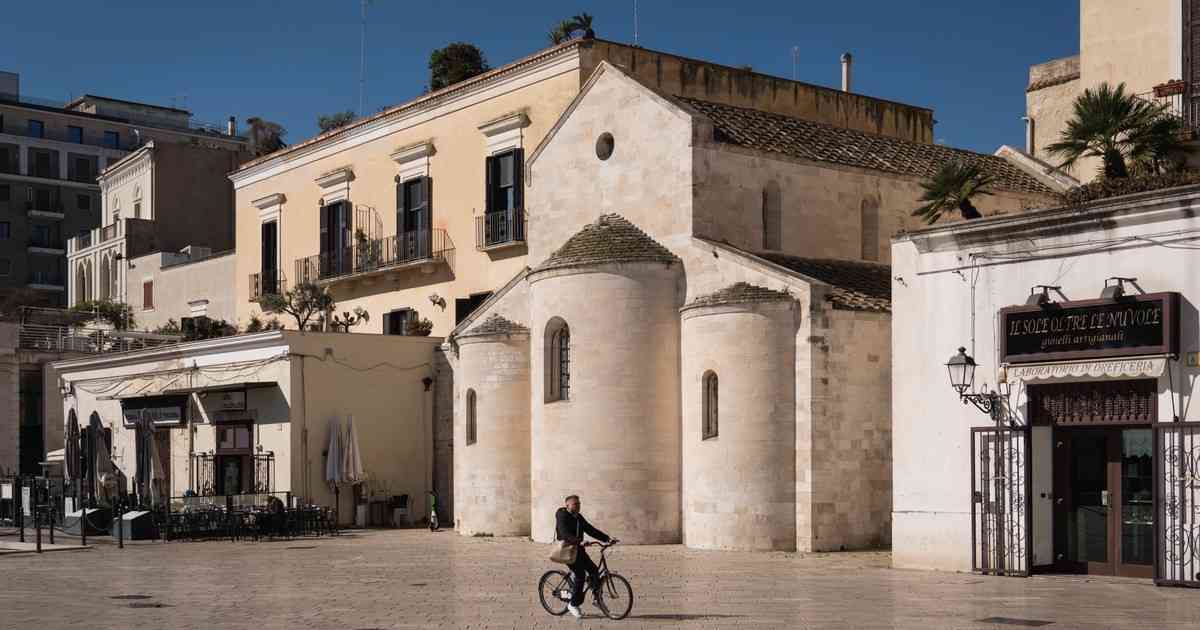 Bari, una ciudad portuaria italiana que transformó su identidad. Aquí vienen los turistas