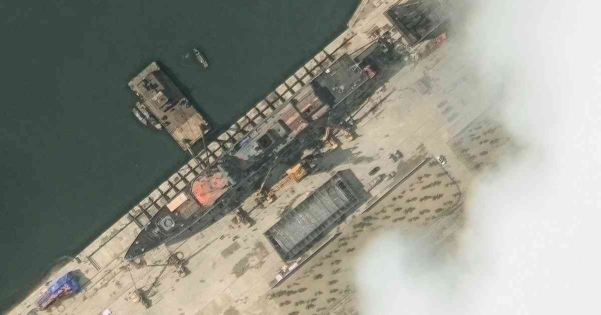 Kim Jong-un desahoga su furia tras el fallido lanzamiento del destructor norcoreano