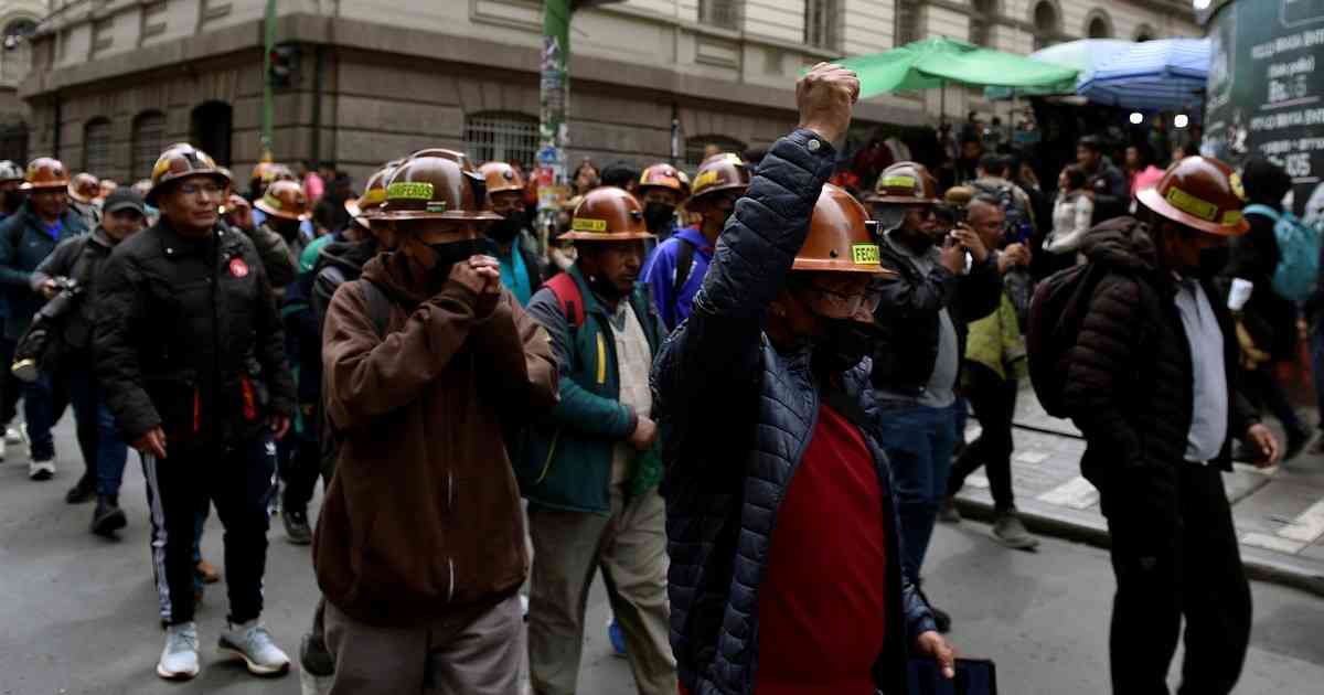 Bolivia: un fallo favorece la candidatura de Evo Morales y sus seguidores vuelven a marchar